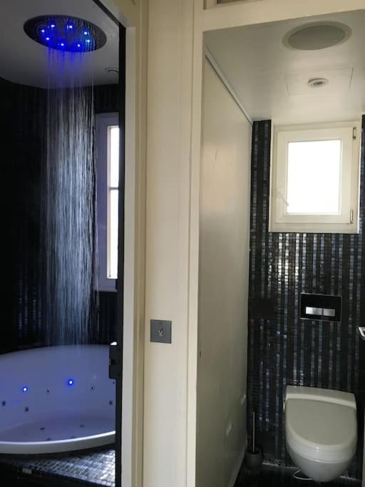 Luxury Stay Paris Place Des Vosges Exterior photo